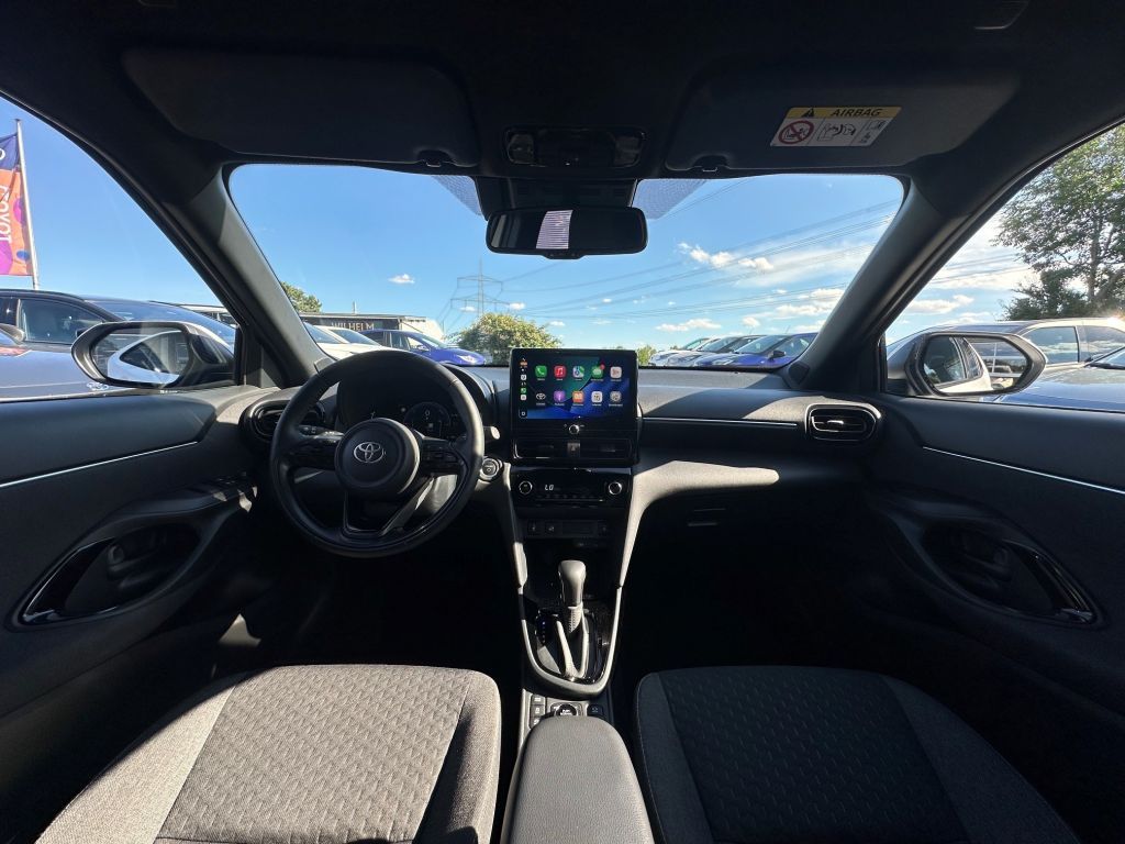 Toyota Yaris Cross AWD-i Team D