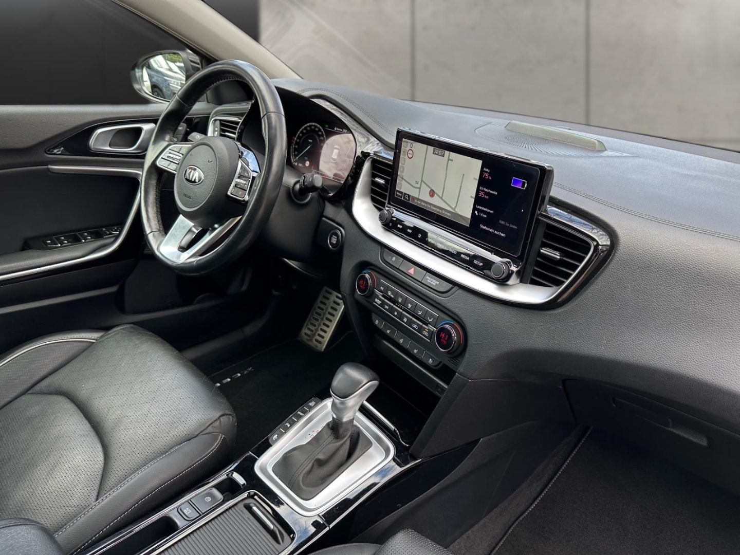 Kia XCeed PLATINUM Plug-in Hybrid - Samsaru's Car Outlet