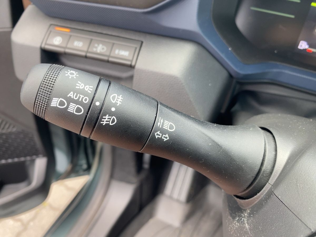 Dacia Duster III 1.6 E-TECH Hybrid 140 Journey - Samsaru's Car Outlet