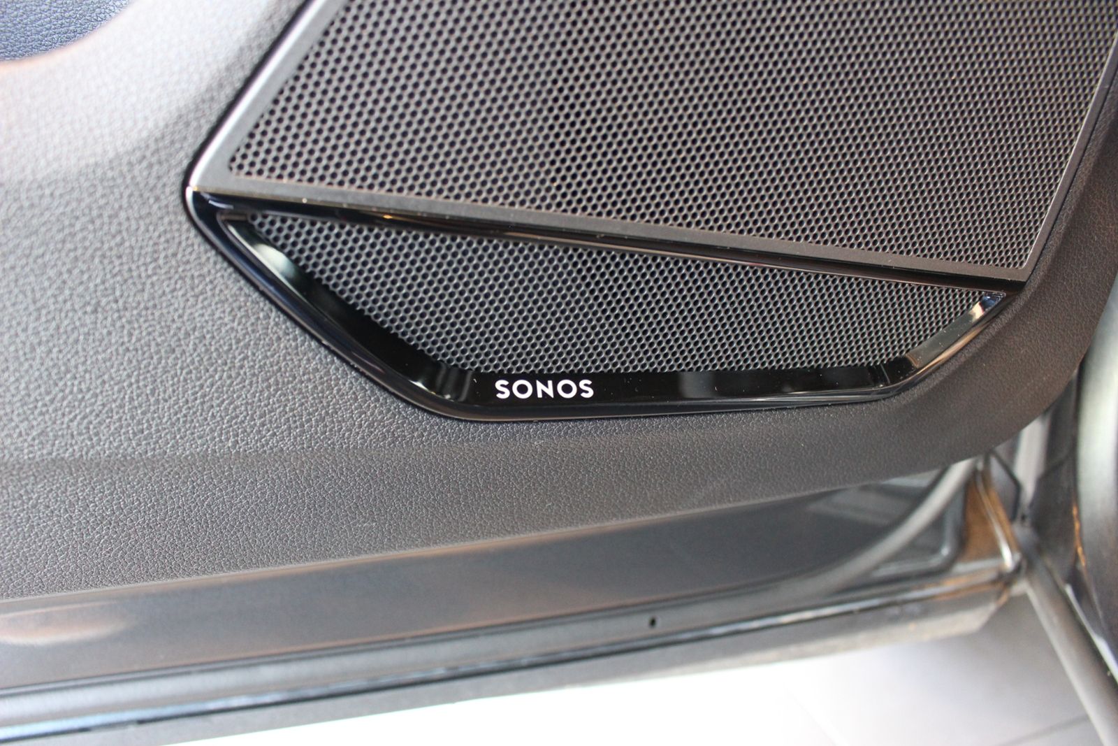 Audi Q3 S line S 40 TFSI quattro S tronic AHK Matrix
