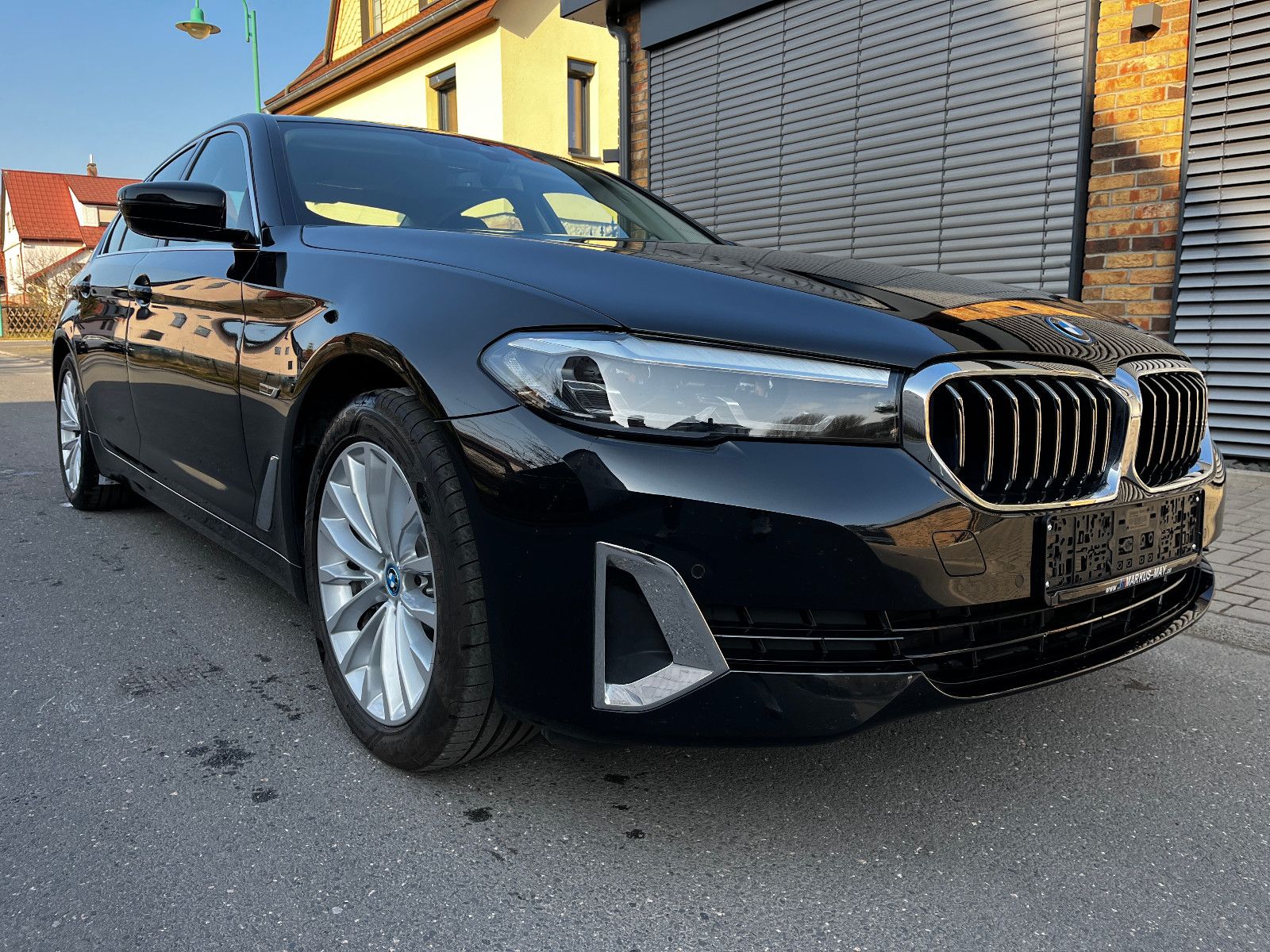 BMW 530e xDrive LuxuryLine Leder LED Navi GDach HUD