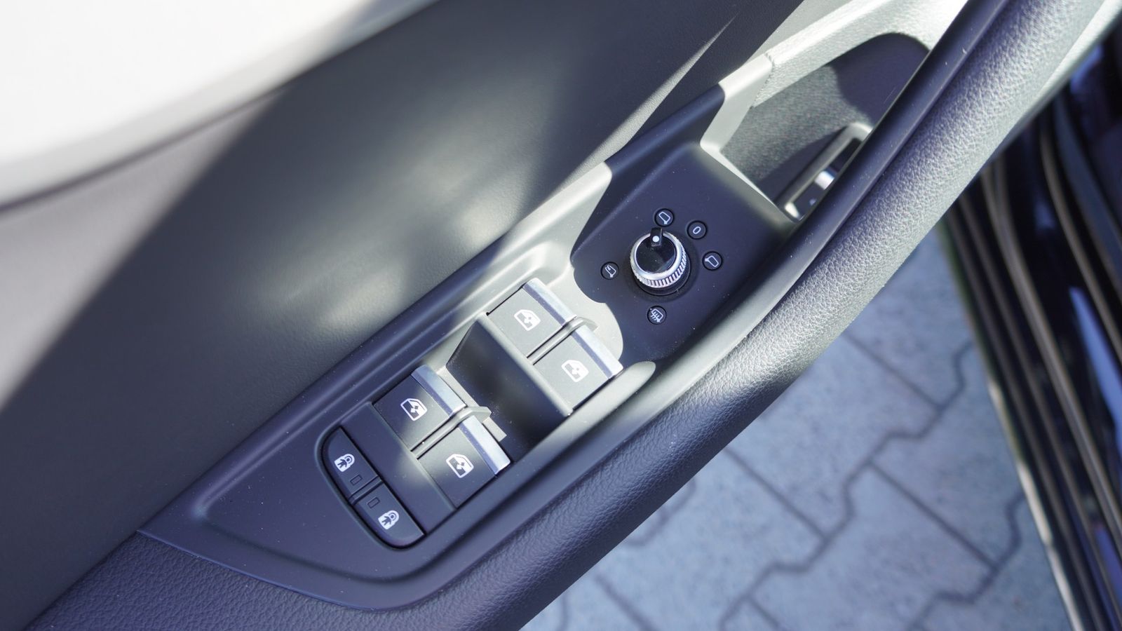 Audi A4 35 2.0 TFSI Avant advanced - Samsaru's Car Outlet