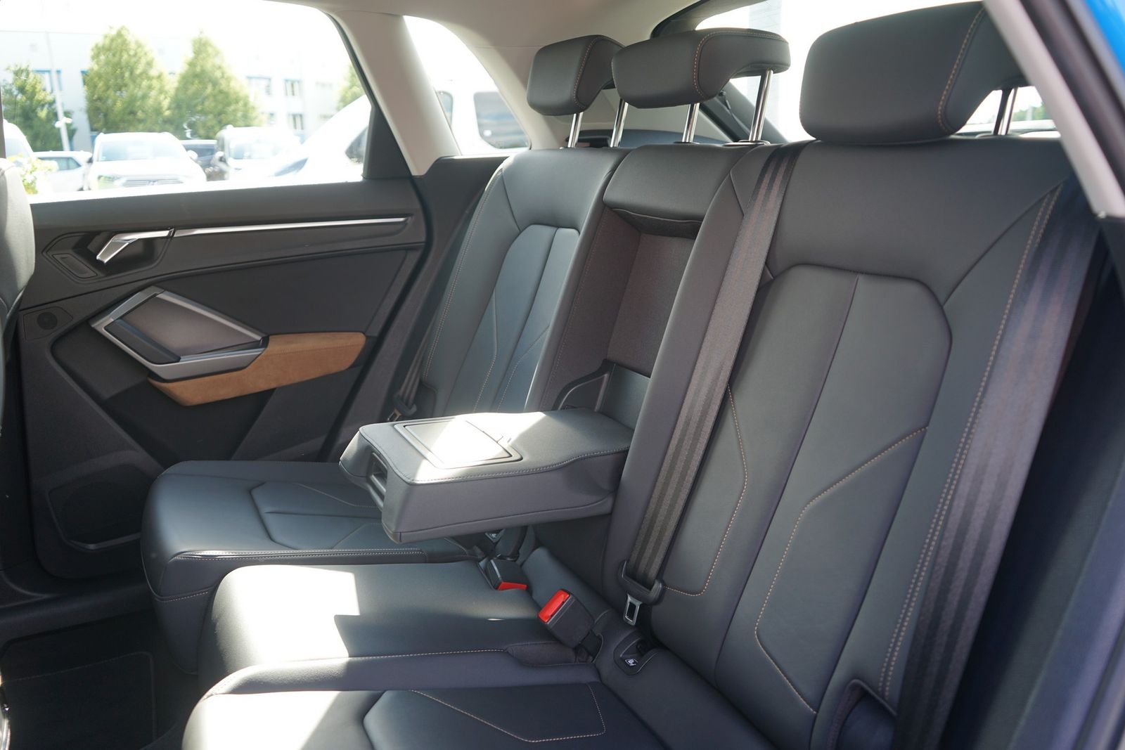 Audi Q3 35 2.0 TDI quattro S line - Samsaru's Car Outlet