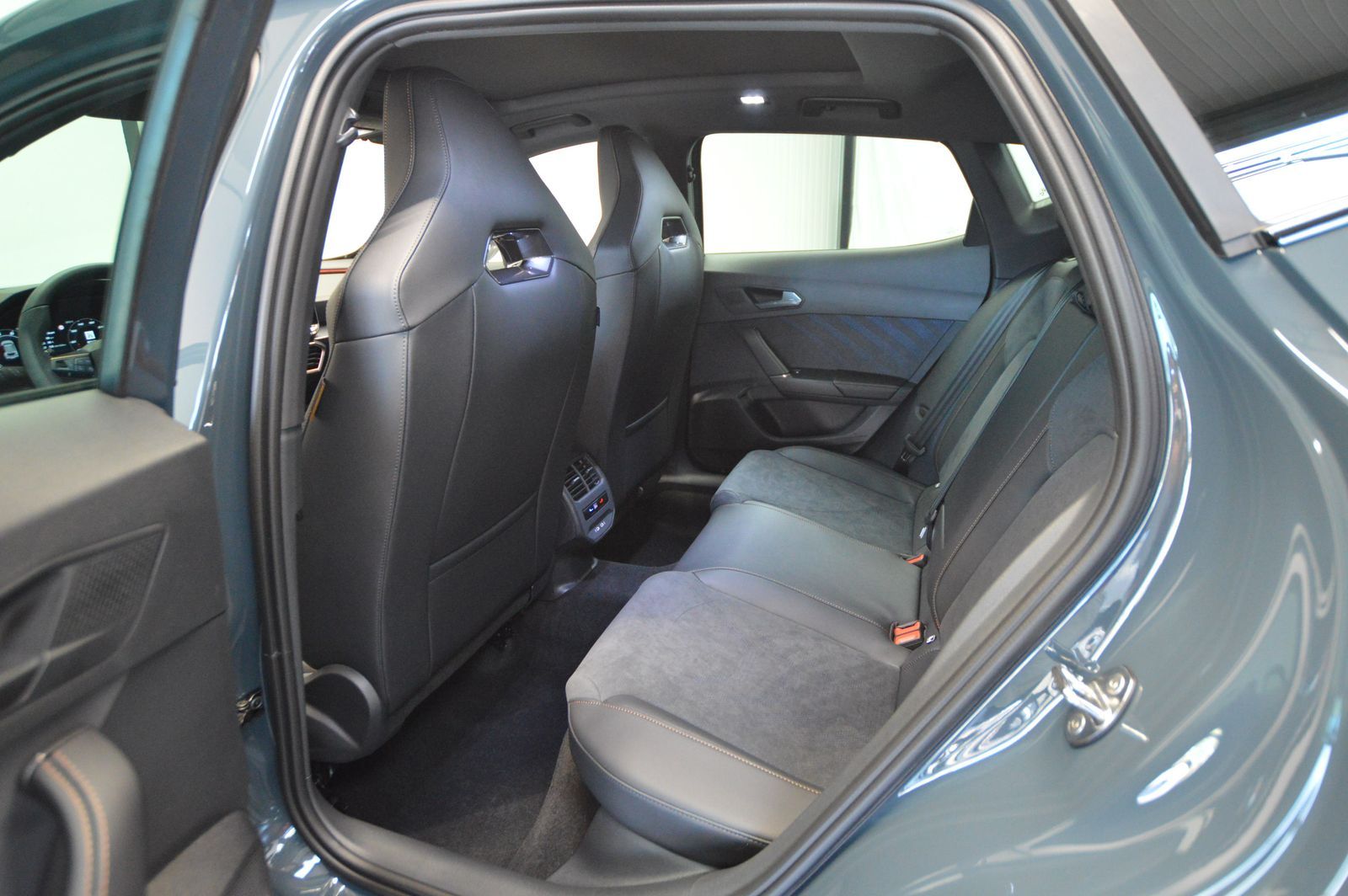 Cupra Formentor 1.5 e-Hybrid - Samsaru's Car Outlet