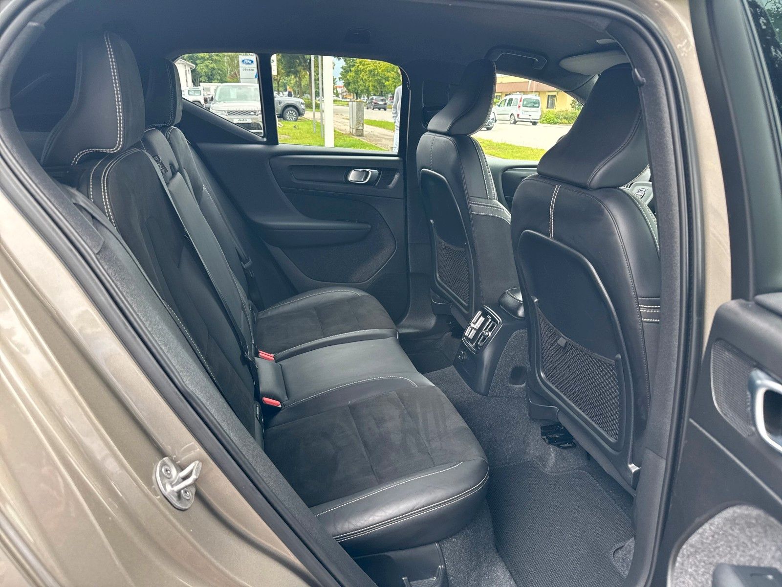 Volvo XC40 R Design Recharge 2WD;KAMERA; AHKSCHWENKBAR