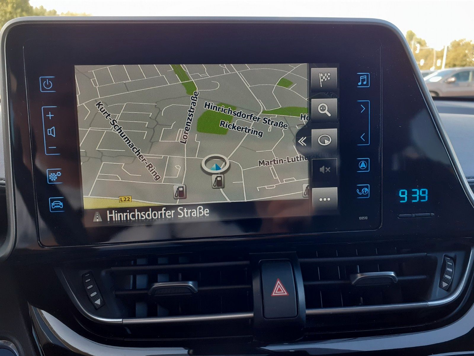 Toyota C-HR 1.8 Hybrid - Samsaru's Car Outlet