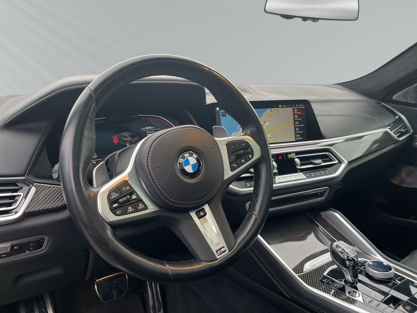 BMW X6 xDrive40d/M Sport/HUD/StHZG/AHK/BowersWilkins