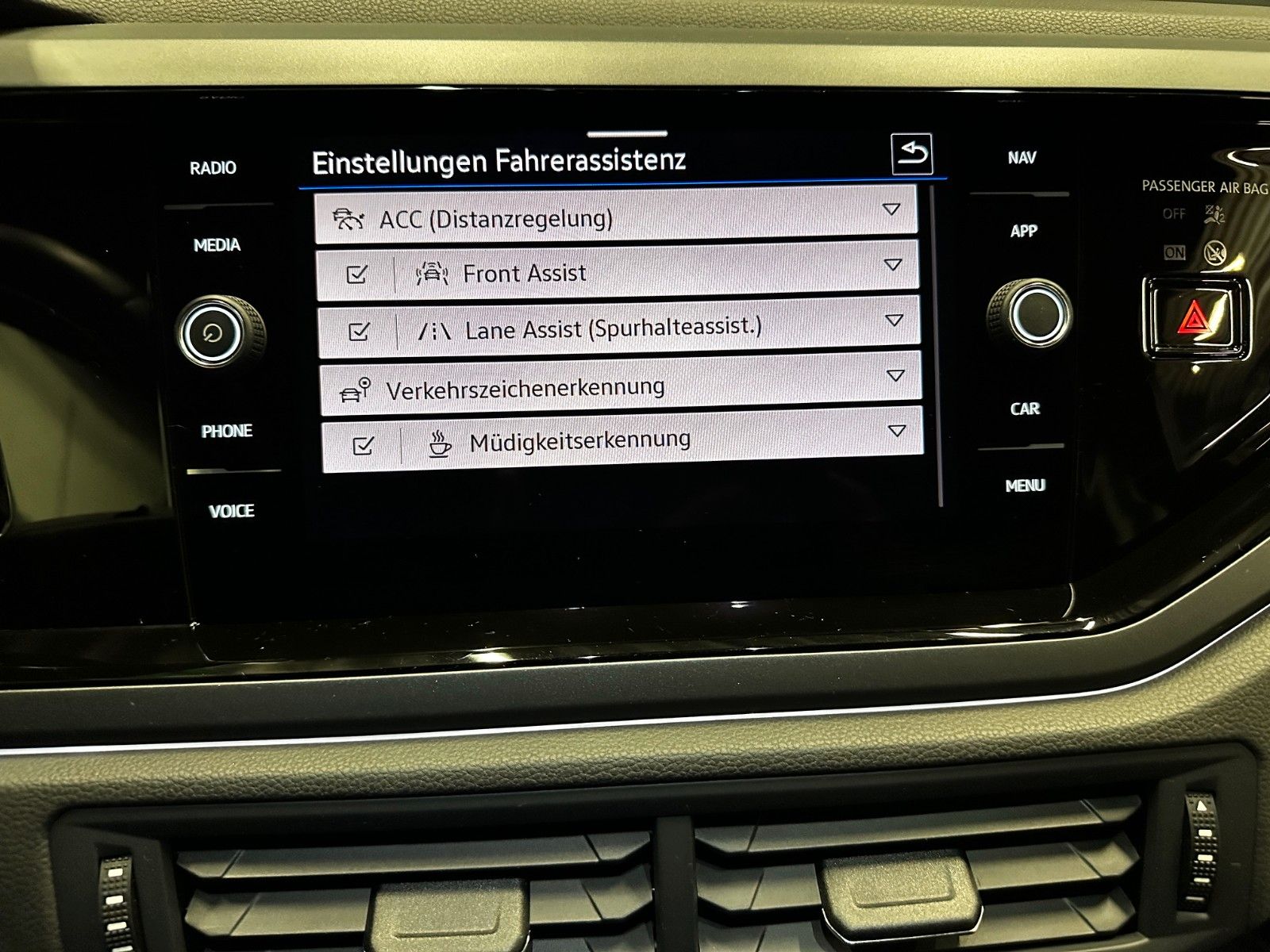 Volkswagen Taigo 1.5 TSI DSG R-Line - Samsaru's Car Outlet