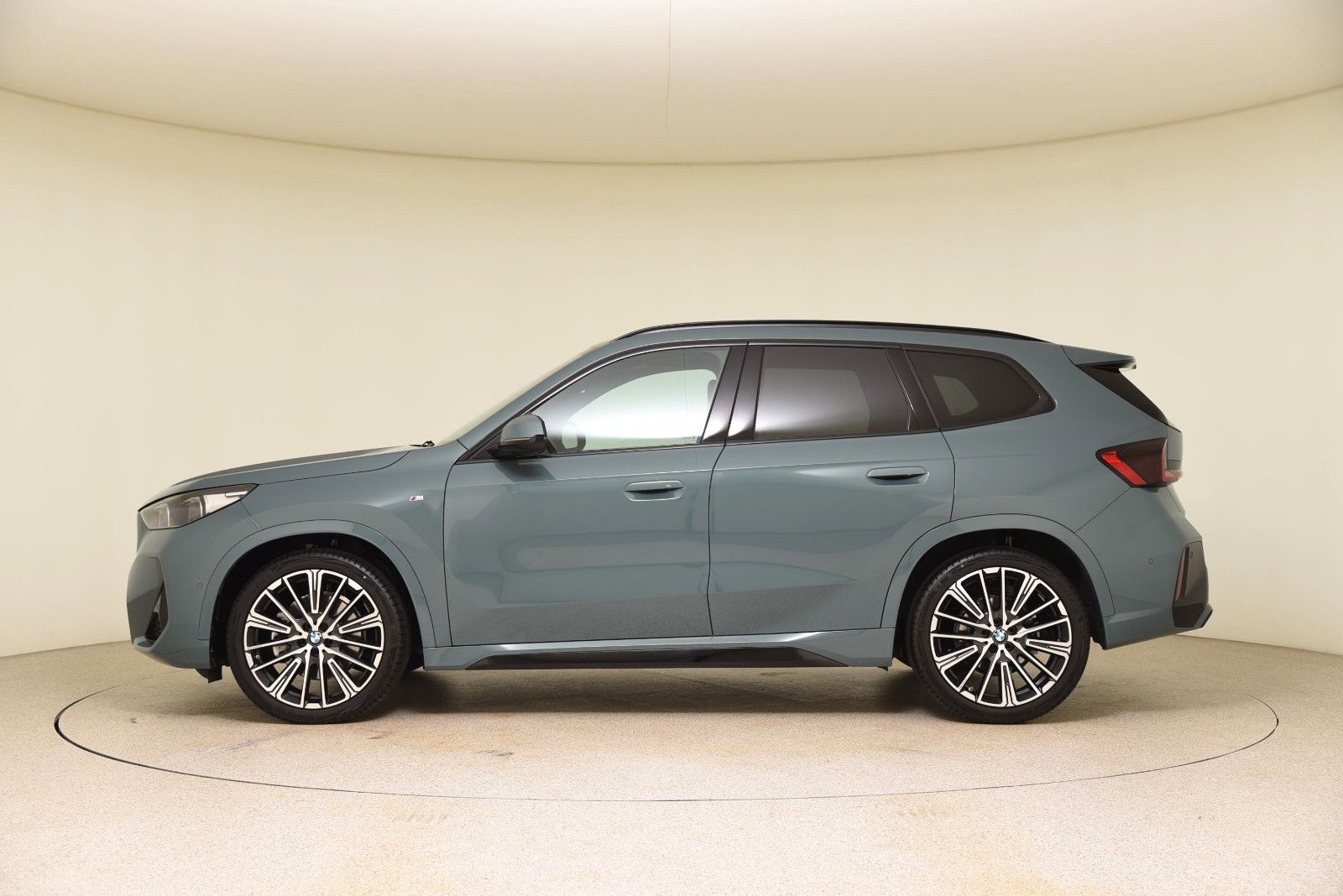BMW X1 xDrive23d M Sportpaket - Samsaru's Car Outlet
