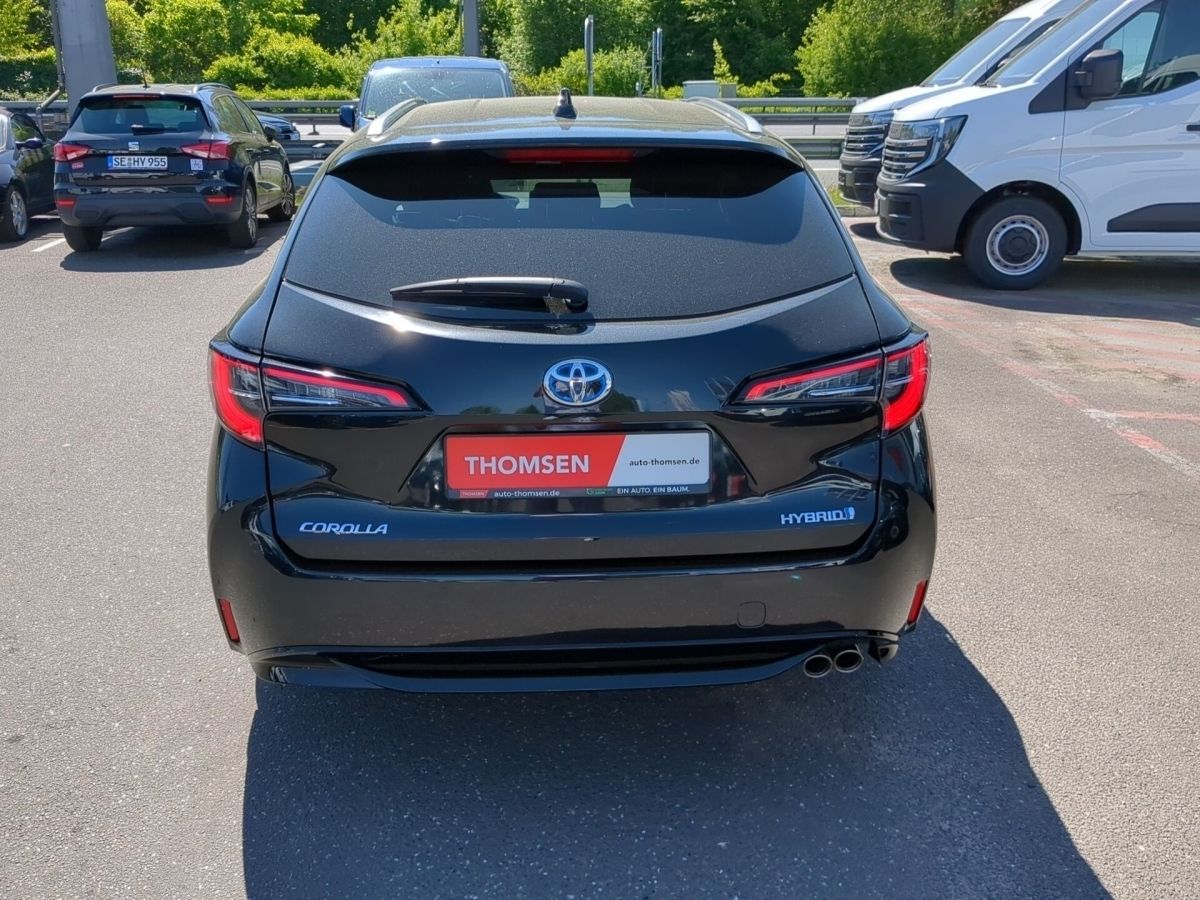 Toyota Corolla Touring Sports 2.0 Team - Samsaru's Car Outlet