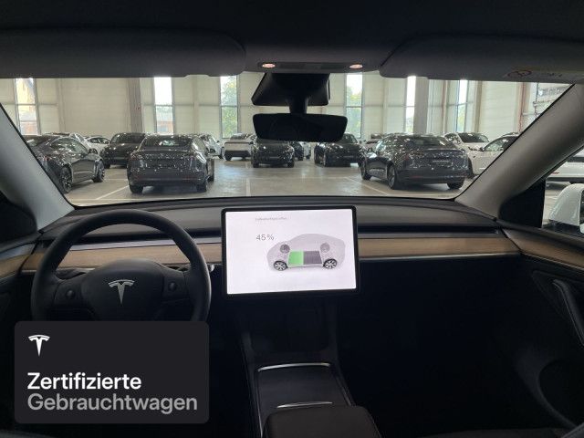 Tesla Model Y Rear-Wheel Drive