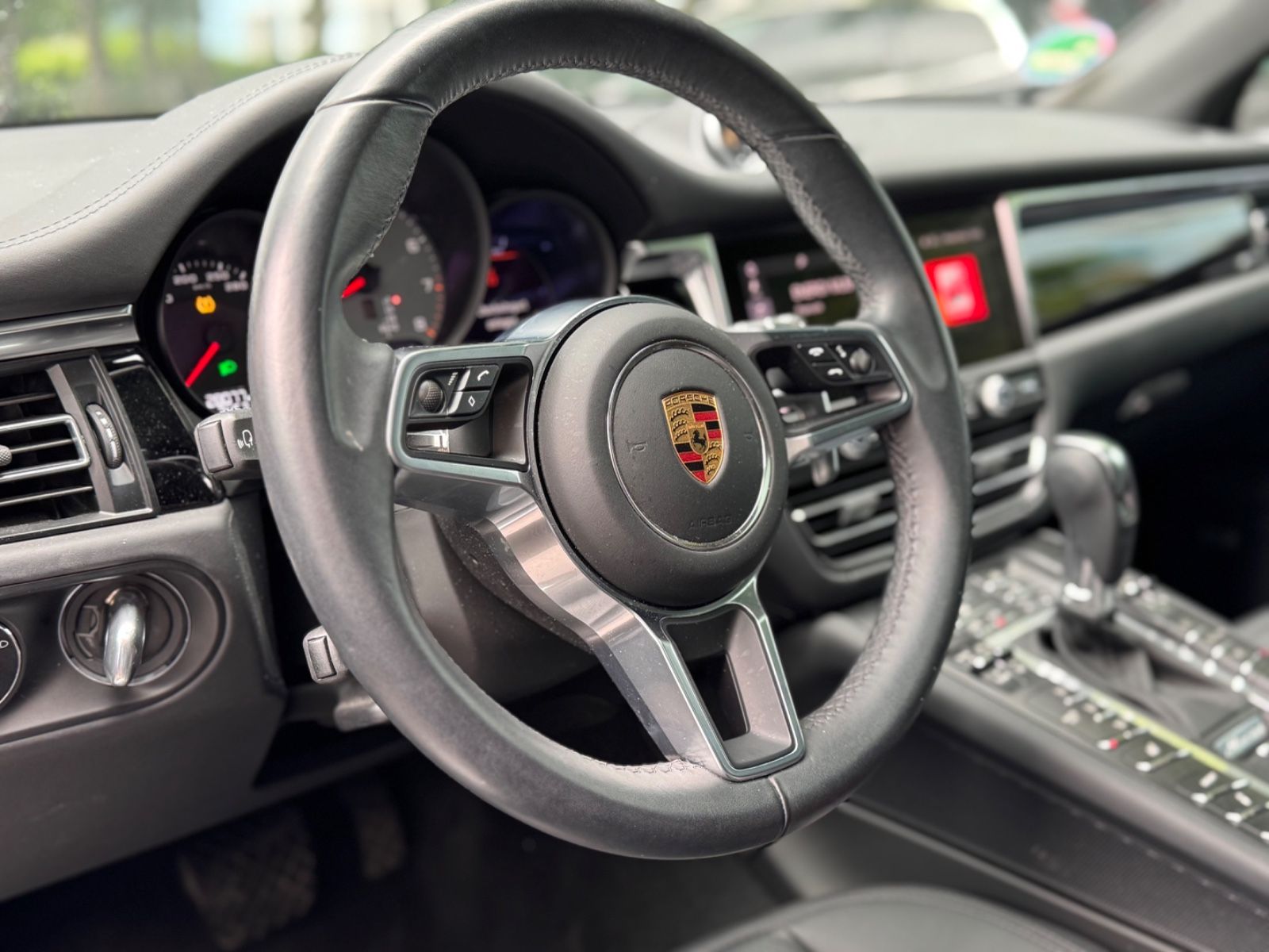 Porsche Macan S - Samsaru's Car Outlet