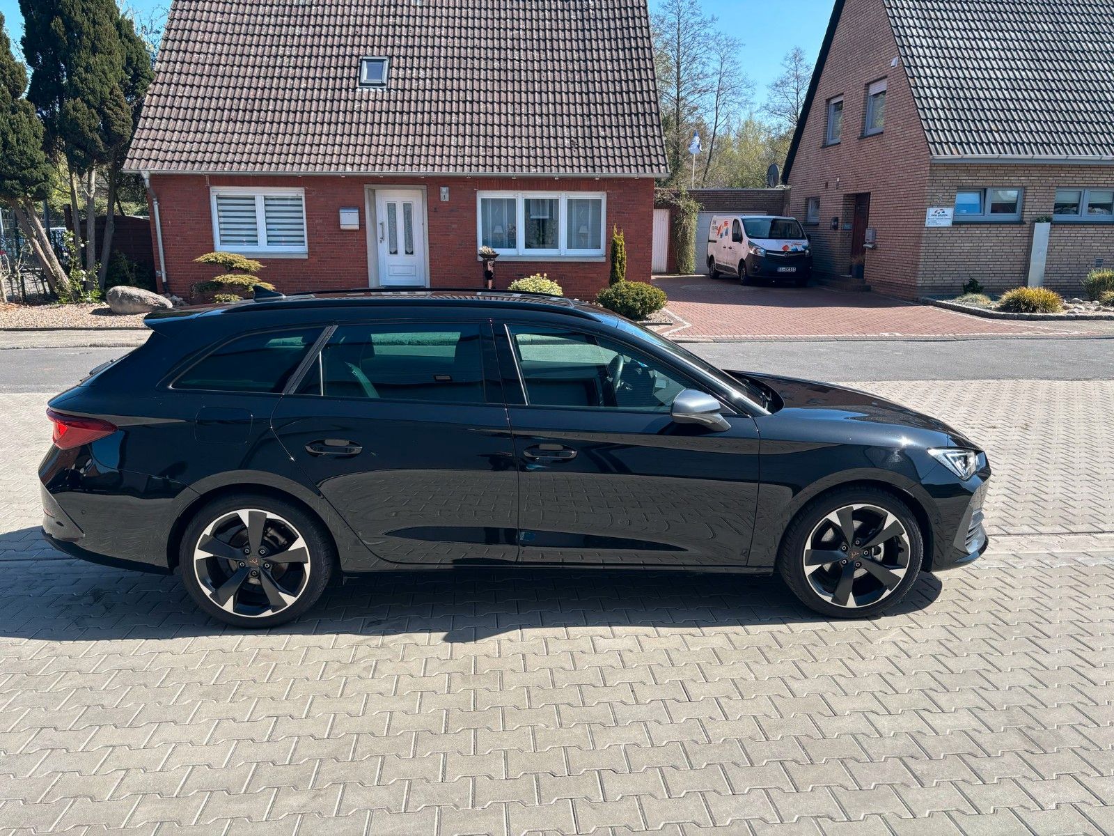 Cupra Leon Sportstourer - Samsaru's Car Outlet