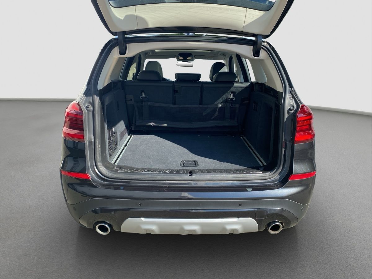 BMW X3 xDrive30i - Samsaru's Car Outlet