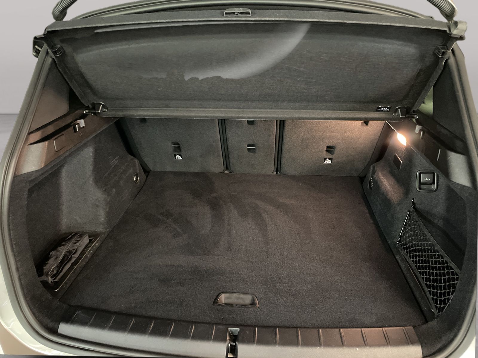 BMW X1 xDrive25e - Samsaru's Car Outlet