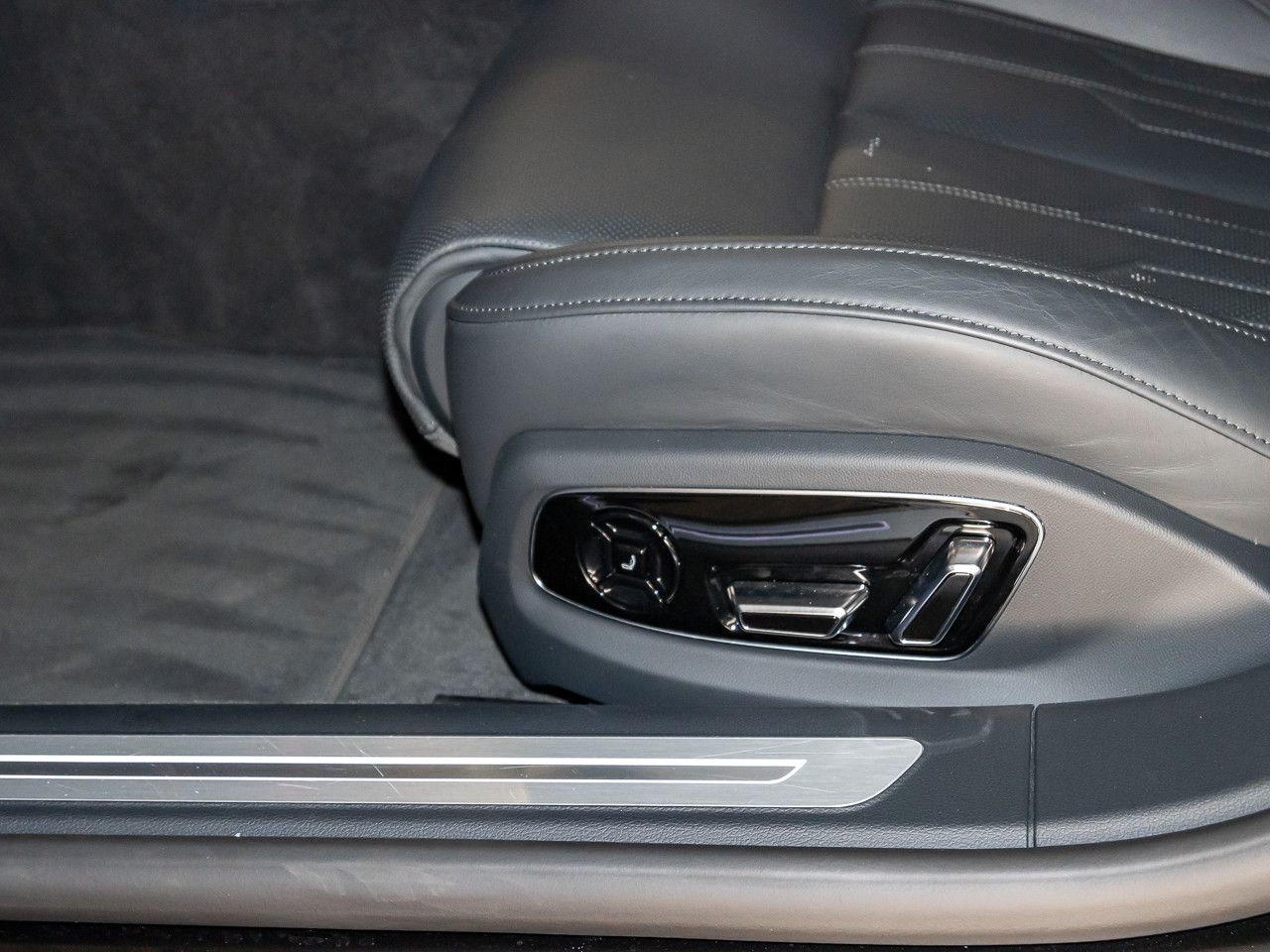 Audi A8 50 TDI quattro tiptronic - Samsaru's Car Outlet
