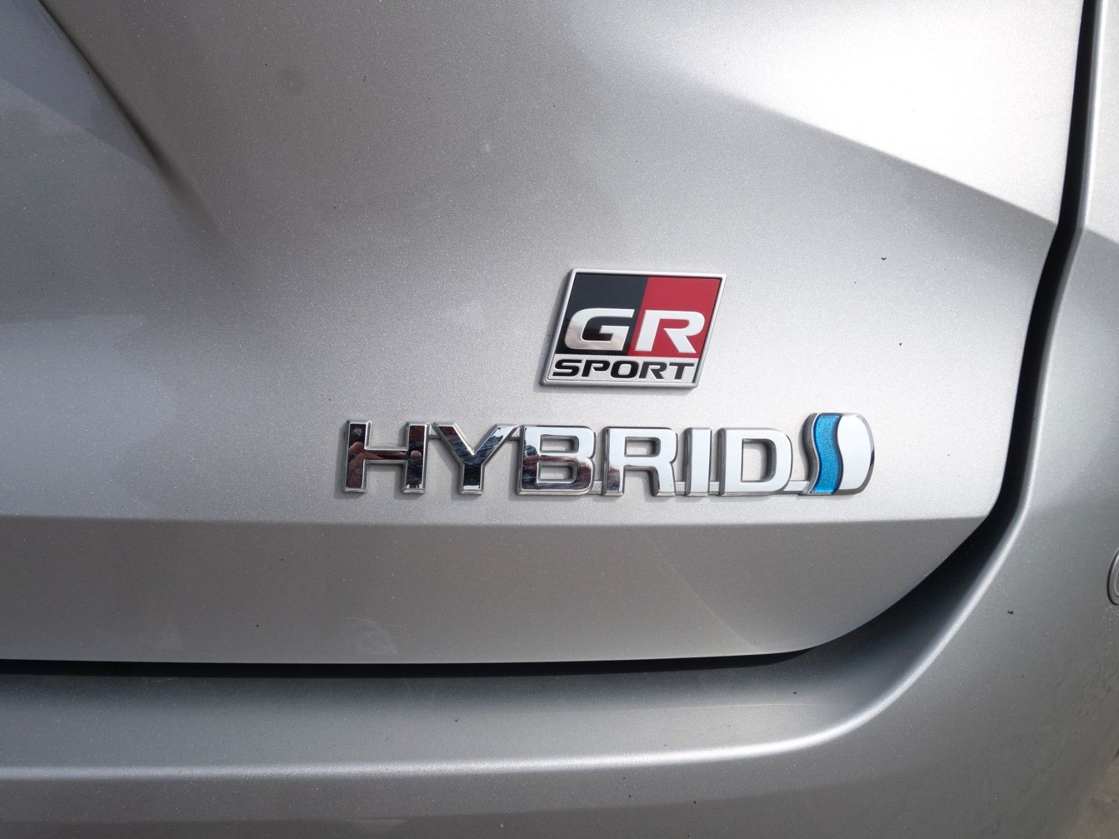 Toyota Corolla Touring 2.0 Hybrid GR Sport - Samsaru's Car Outlet