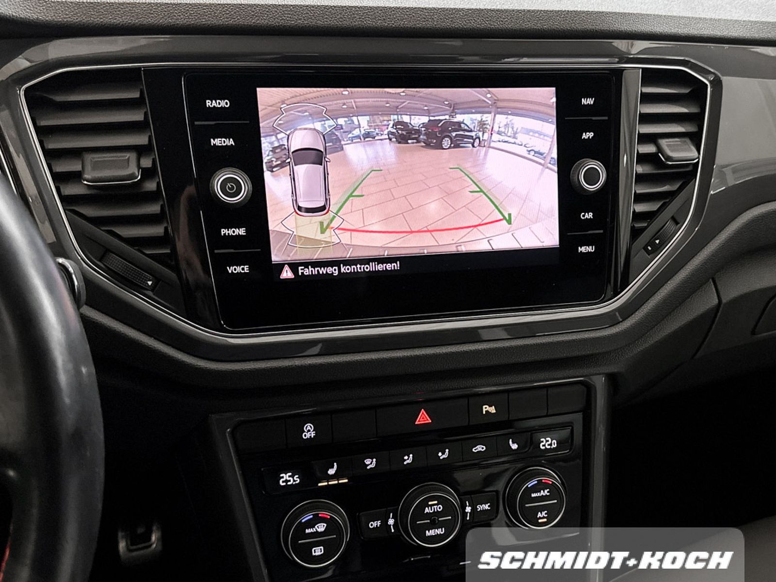Volkswagen T-Roc 2.0 TDI Sport 4Motion - Samsaru's Car Outlet