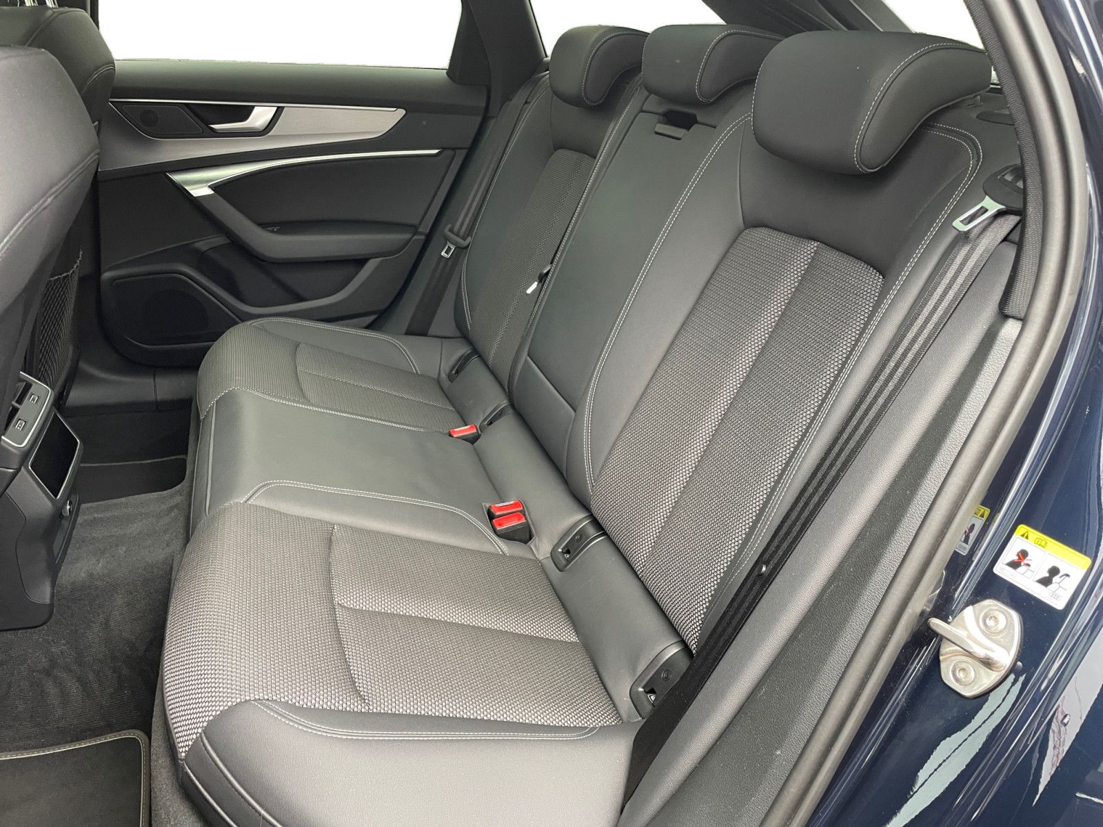 Audi A6 Avant 50TFSIe quattro S-line - Samsaru's Car Outlet