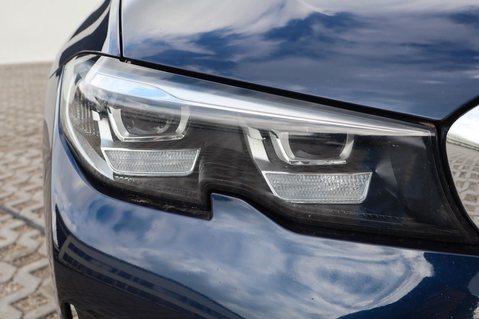 BMW 330 d xDrive - Samsaru's Car Outlet