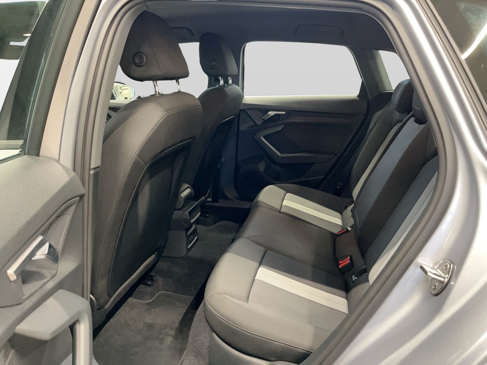 Audi A3 Sportback 35 TDI S tronic AUT KlimaA LED LM