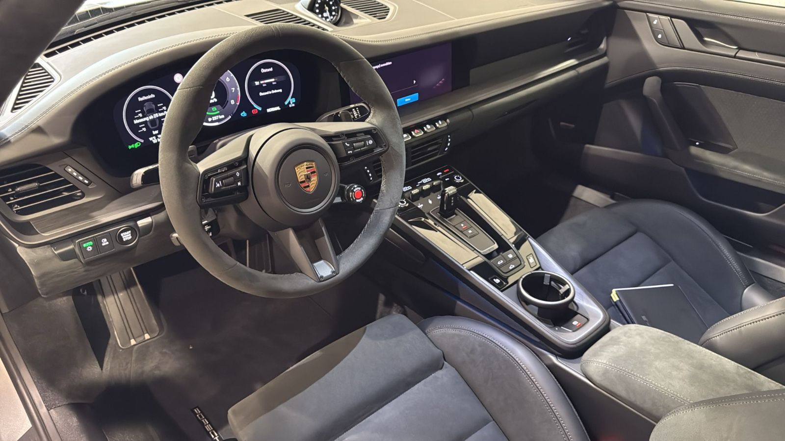 Porsche 911 Carrera GTS Coupé - Samsaru's Car Outlet
