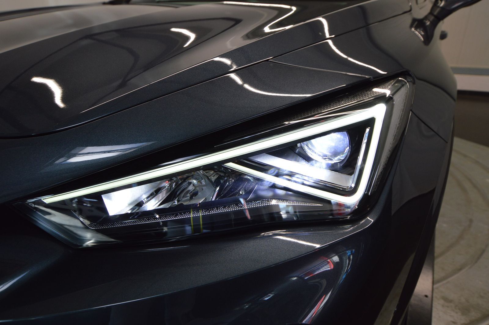 Cupra Formentor VZ 1.4 e-HYBRID - Samsaru's Car Outlet