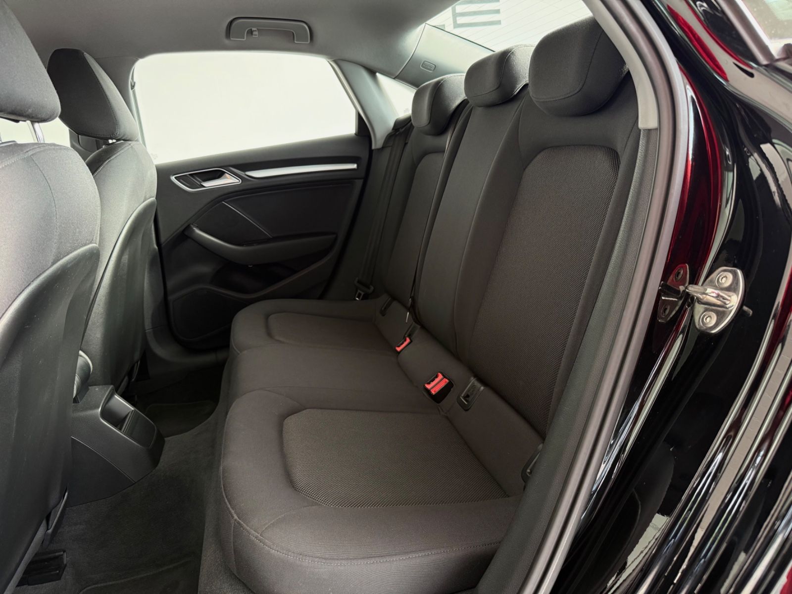 Audi A3 Limousine 30 TFSI basis - Samsaru's Car Outlet