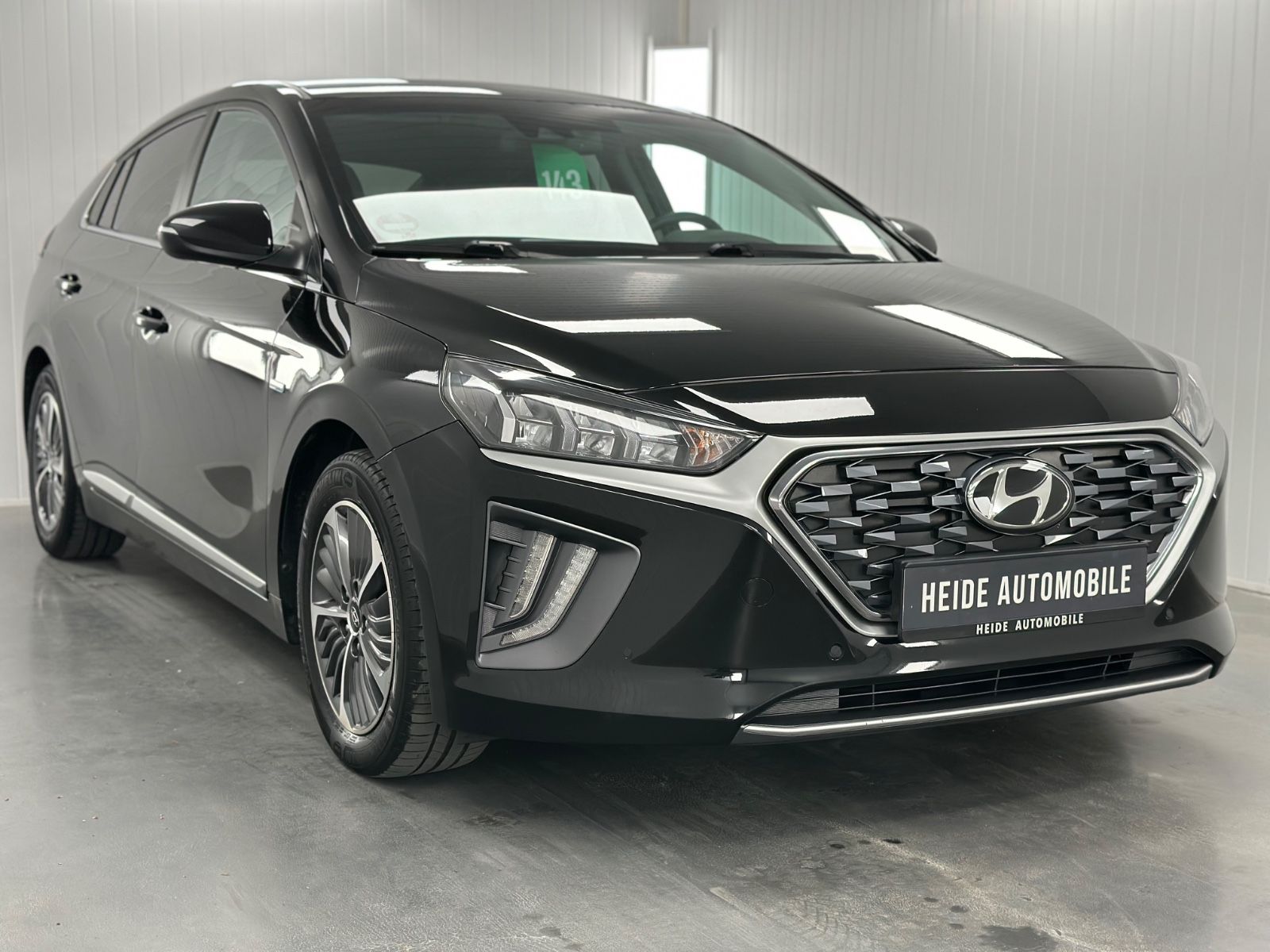 Hyundai IONIQ Prime Plug-In Hybrid - Samsaru's Car Outlet