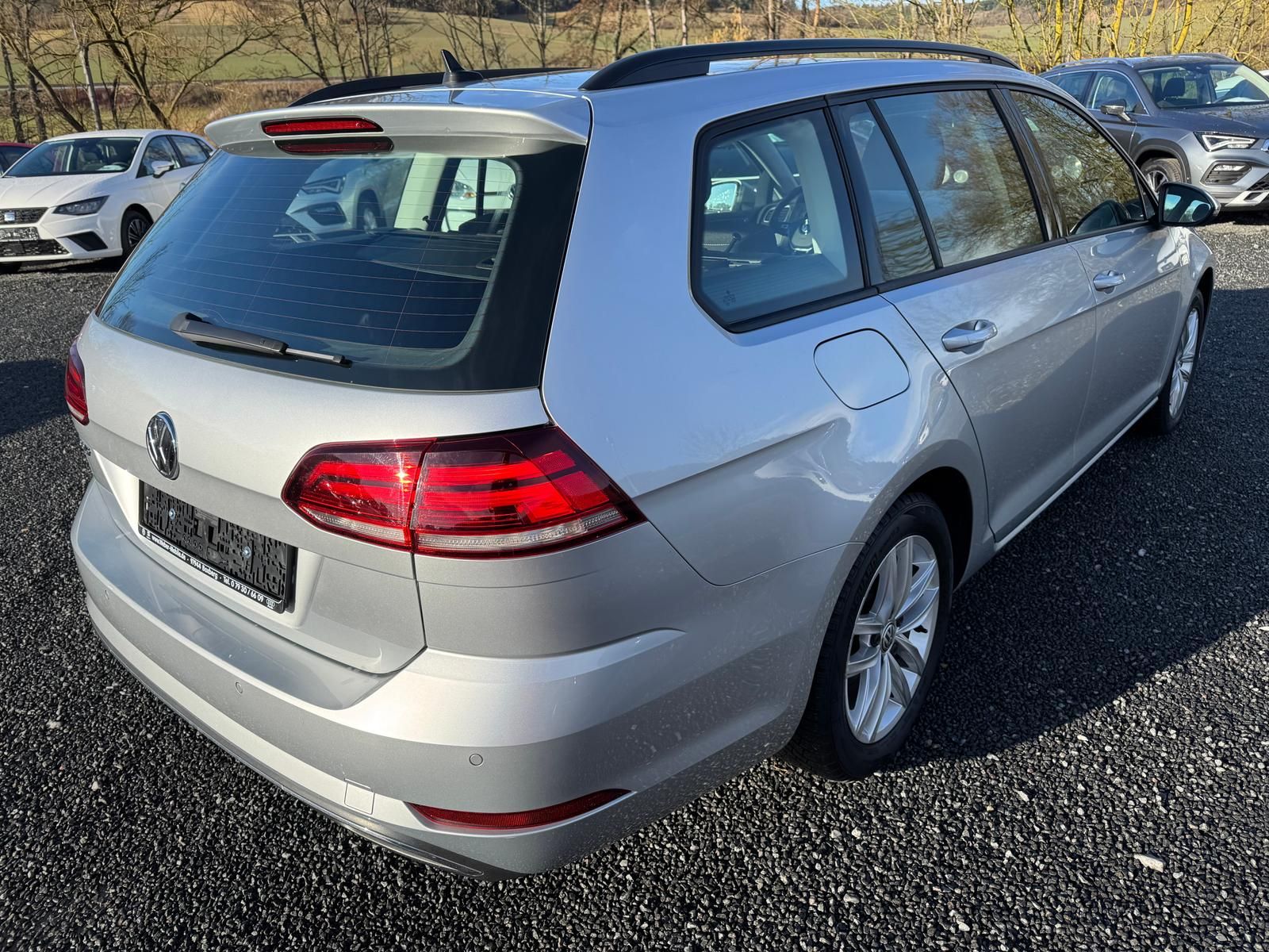 Volkswagen Golf VII Variant 2.0 TDI Comfortline - Samsaru's Car Outlet