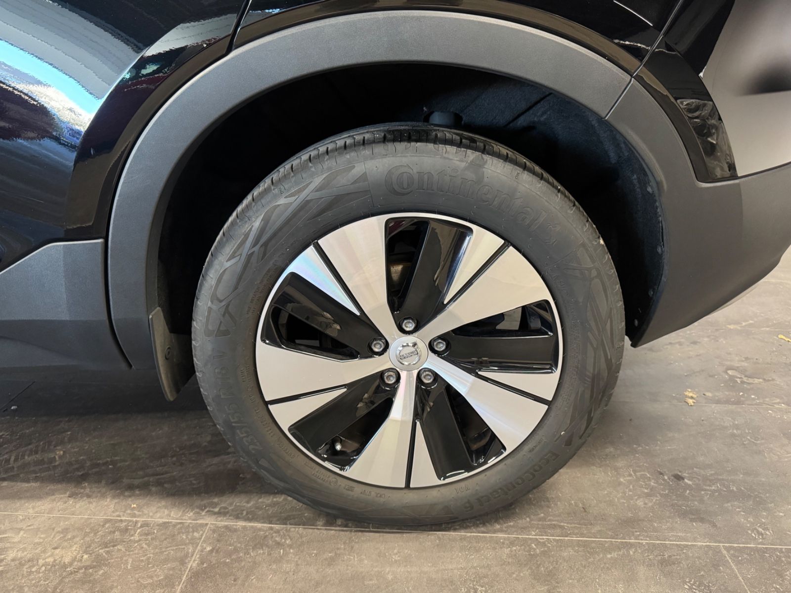 Volvo XC 40 Automatik**Navi+Kamera+AHK+Winter**