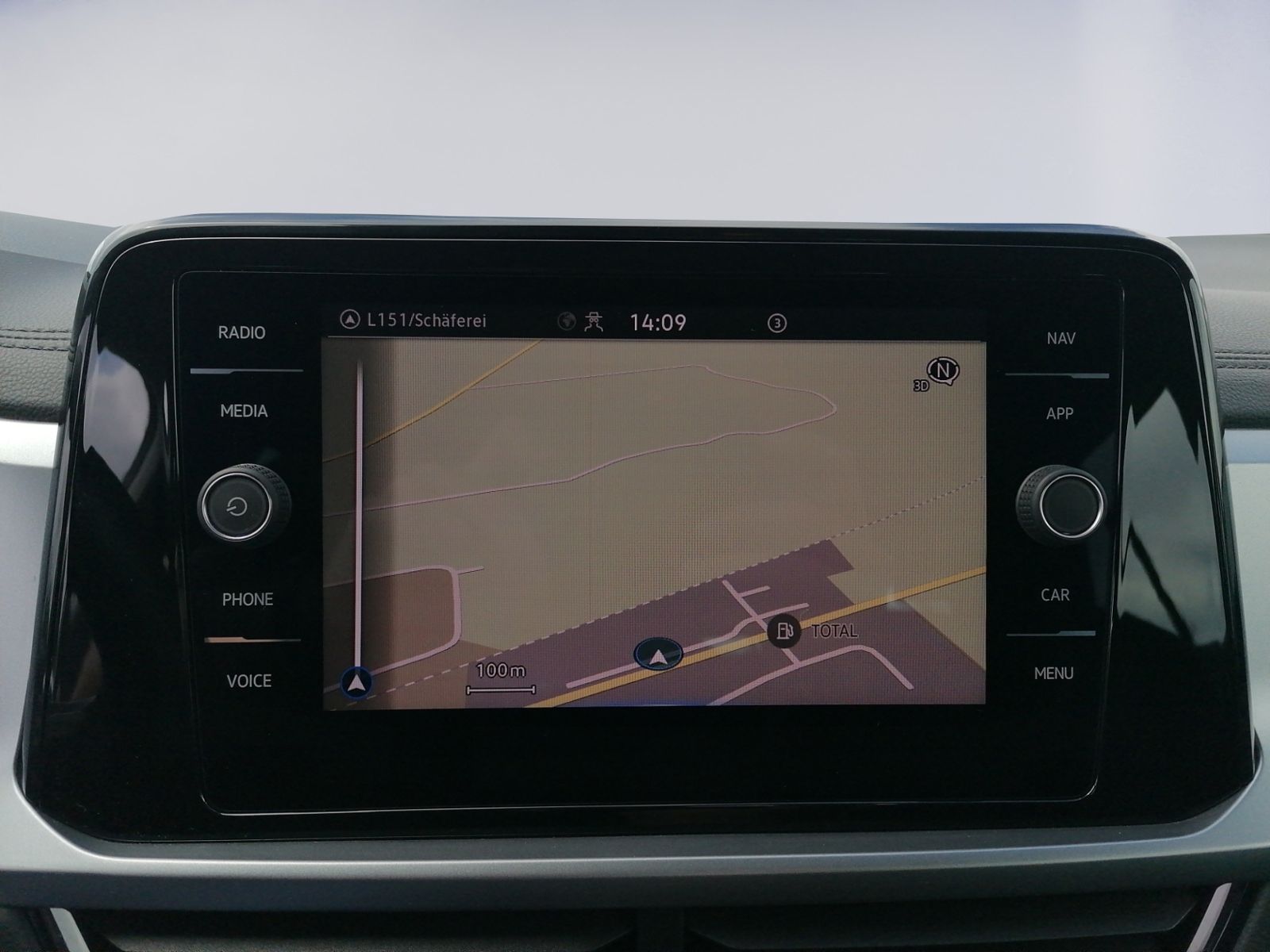 Volkswagen T-Roc 1.0 TSI Life - Samsaru's Car Outlet