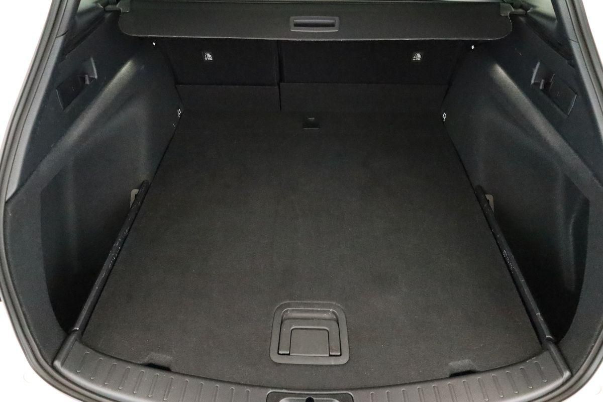 Toyota Corolla Touring Sports 1.8 CVT Team D Navi Kam