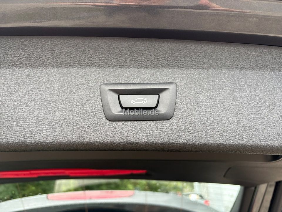 BMW X1 xDrive20i M Sport - Samsaru's Car Outlet