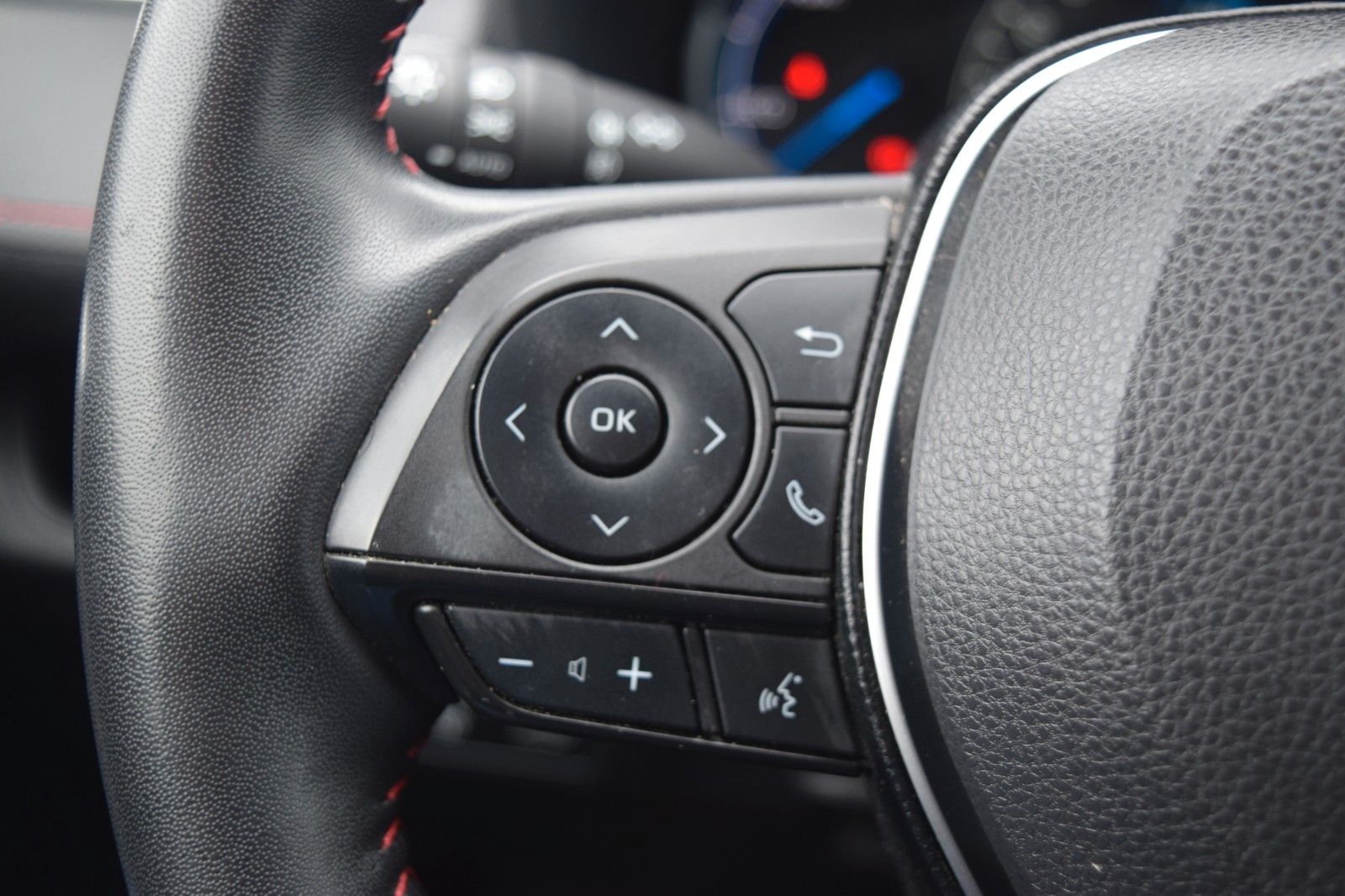 Toyota RAV 4 Plug-in Hybrid - Samsaru's Car Outlet