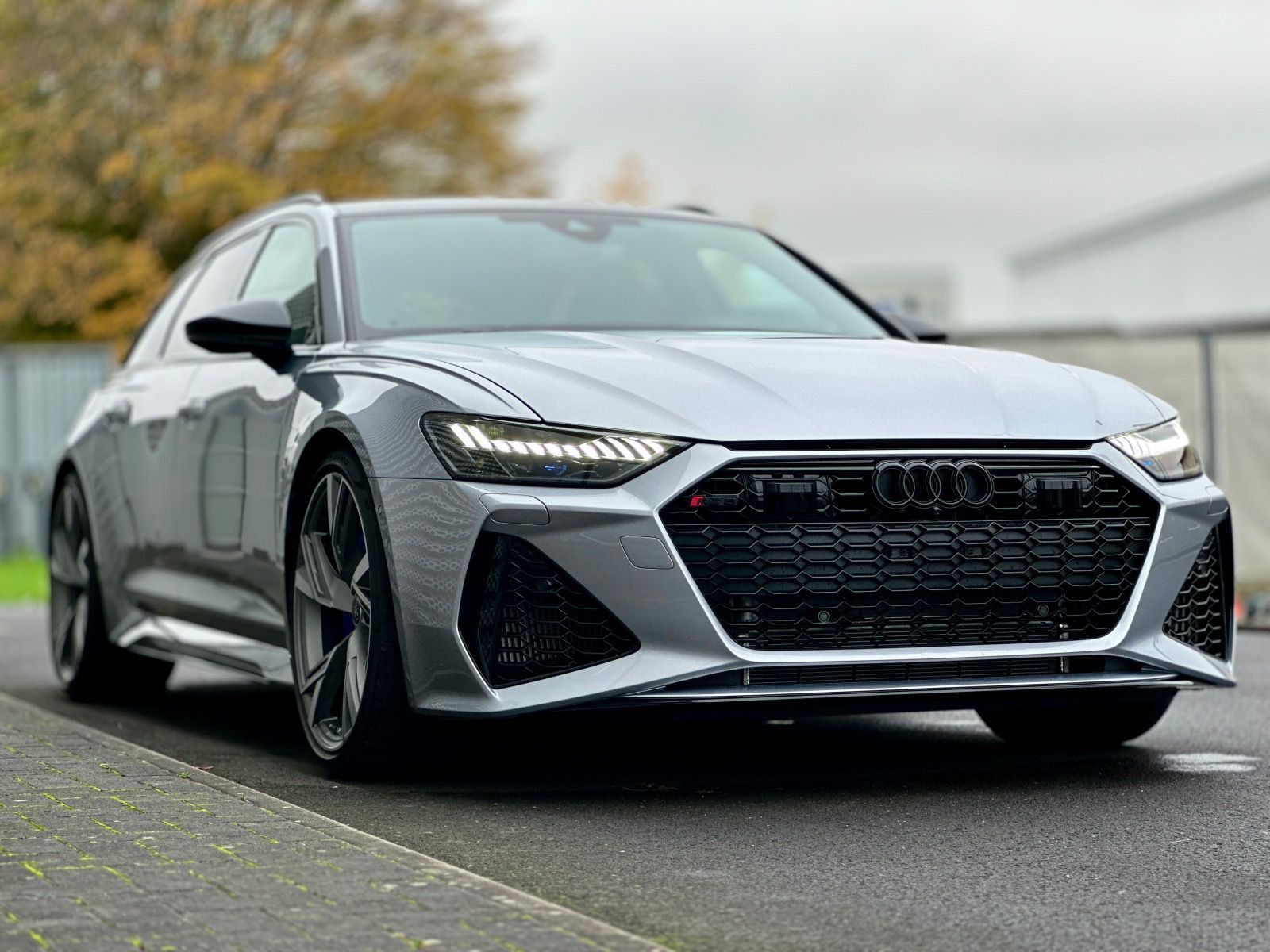 Audi RS 6 Avant KERAMIK*HUP*305KMH*LASER*PANO*B&O*STH