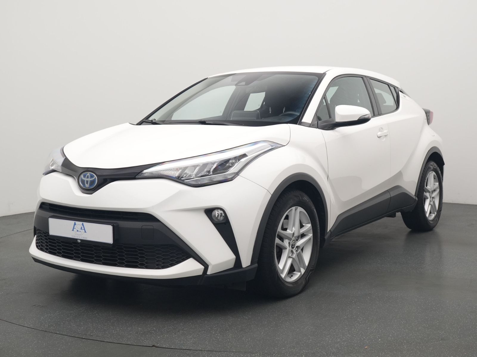 Toyota C-HR Hybrid - Samsaru's Car Outlet