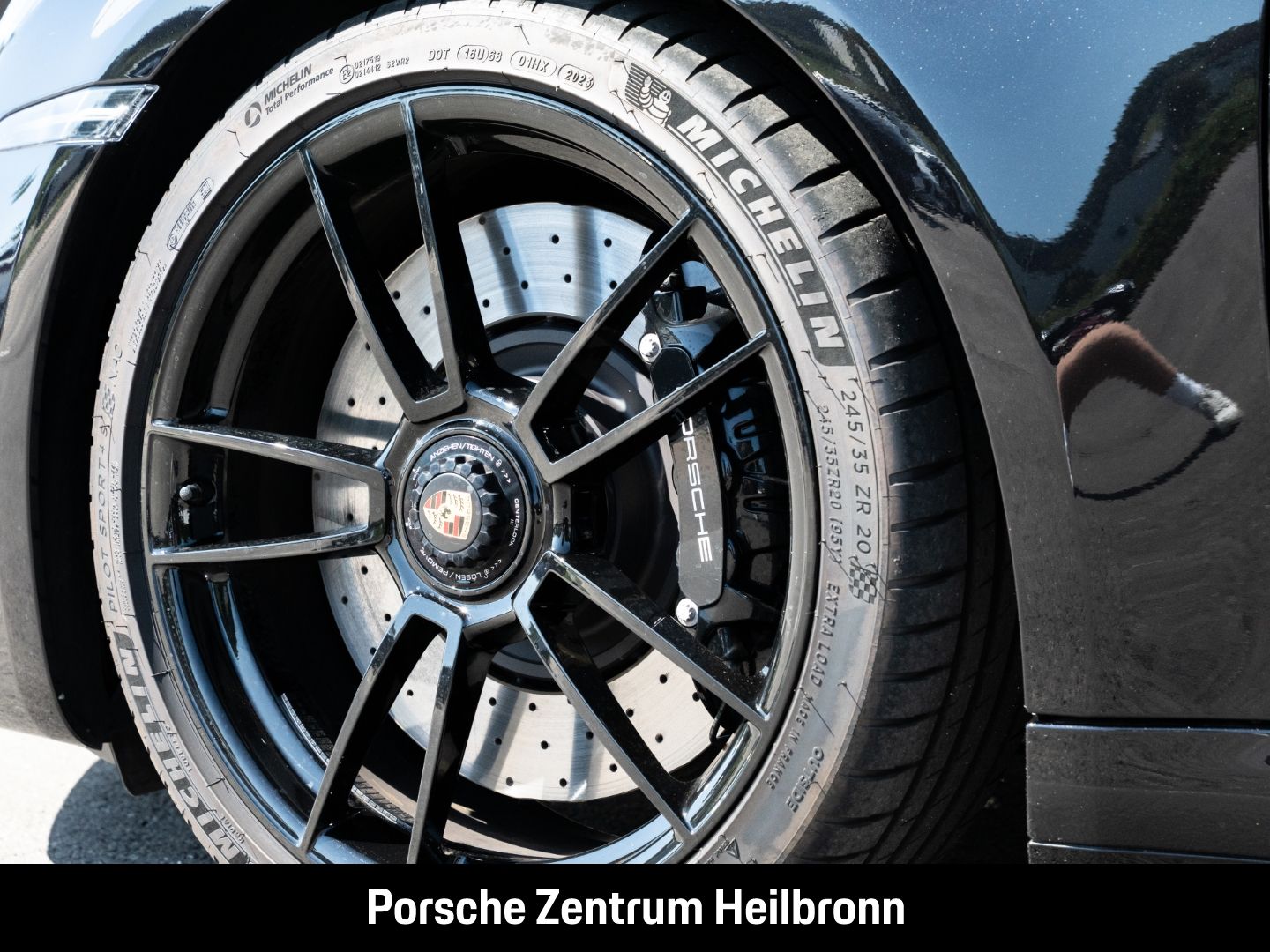 Porsche 992 911 Carrera 4 GTS Cabrio Burmester InnoDrive