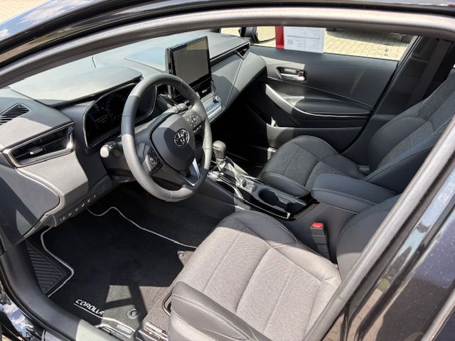 Toyota Corolla 1.8 Hybrid - Samsaru's Car Outlet