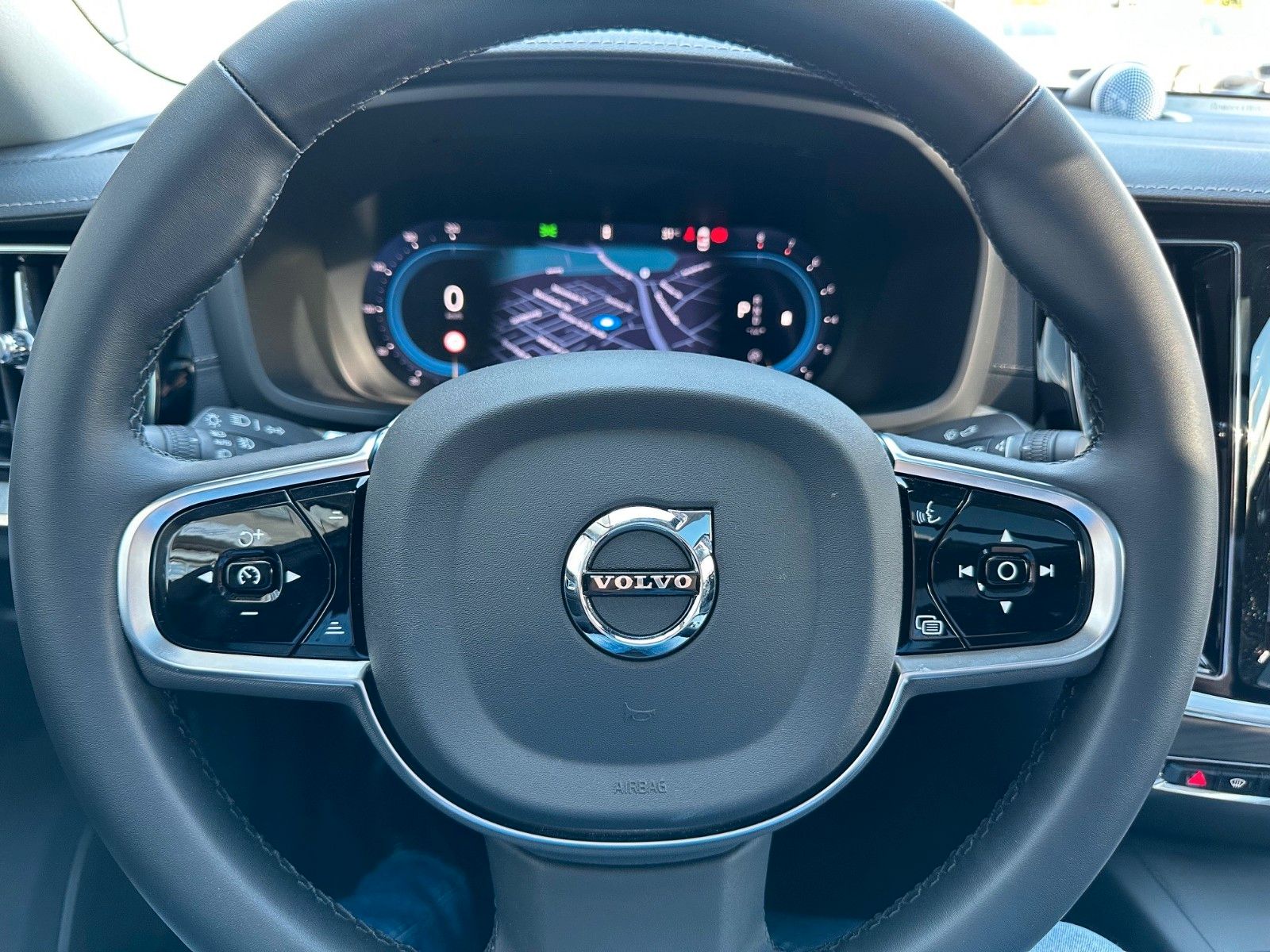 Volvo S60 B5 Ultimate Dark AWD-B&W-360°-Massage-Nappa