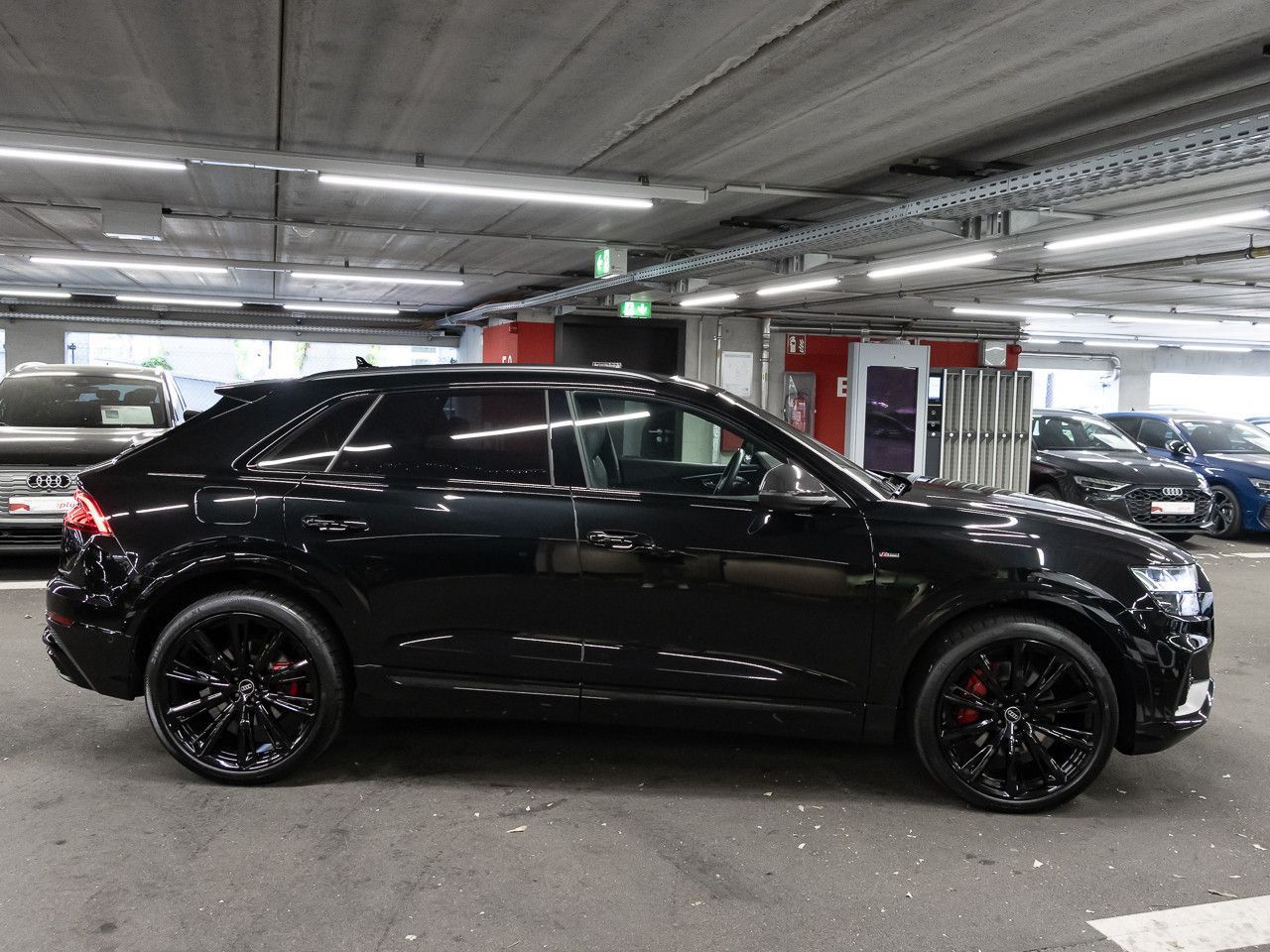 Audi Q8 50 TDI quattro S line Matrix AHK Pano 23''