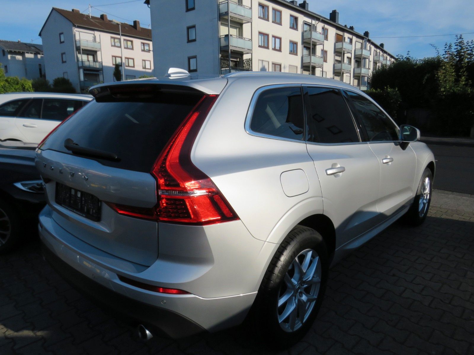 Volvo XC60 Momentum Pro AWD *PANO *AHK *KAMERA