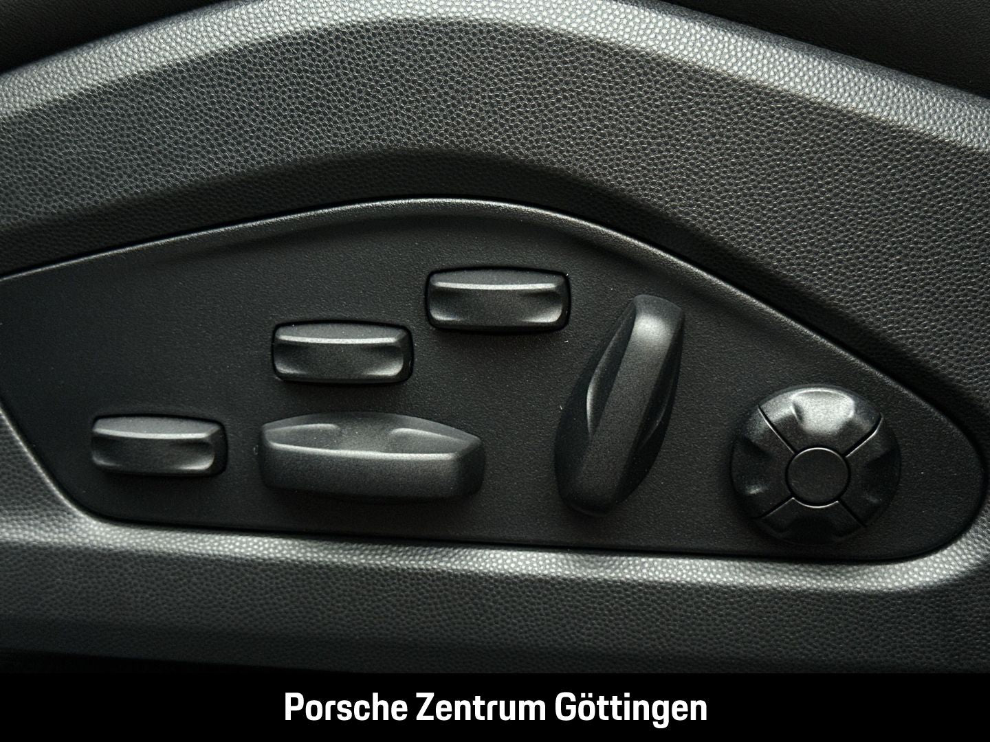 Porsche Macan Turbo Burmester HA-Lenkung InnoDrive LED