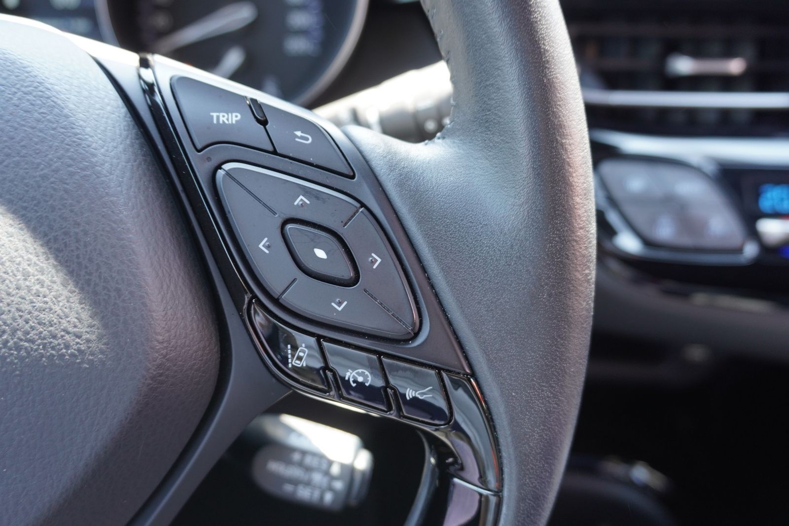 Toyota C-HR 1.8 Hybrid - Samsaru's Car Outlet