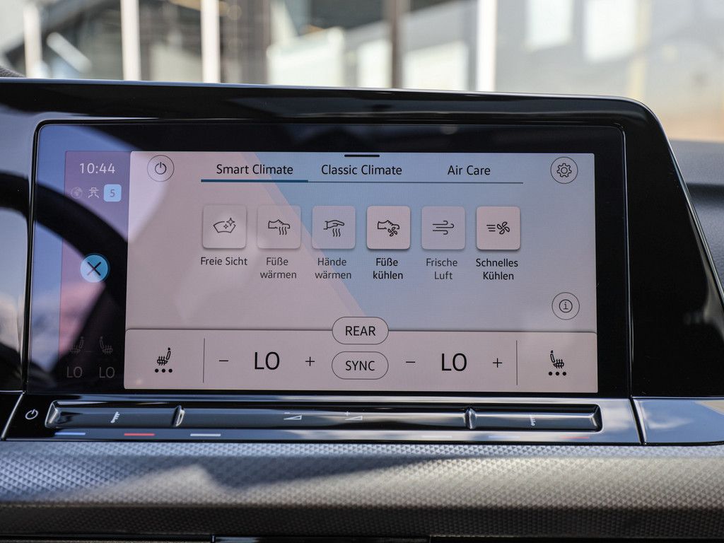 Volkswagen Golf VIII ACTIVE 2.0 l DSG - Samsaru's Car Outlet