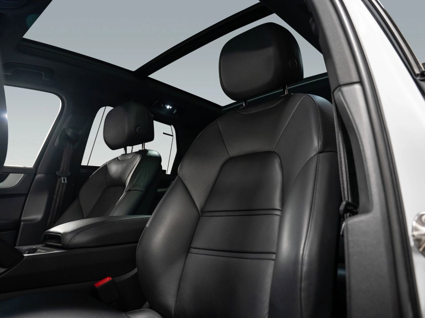 Porsche Cayenne E-Hybrid Beifahrerdisplay Massagesitze