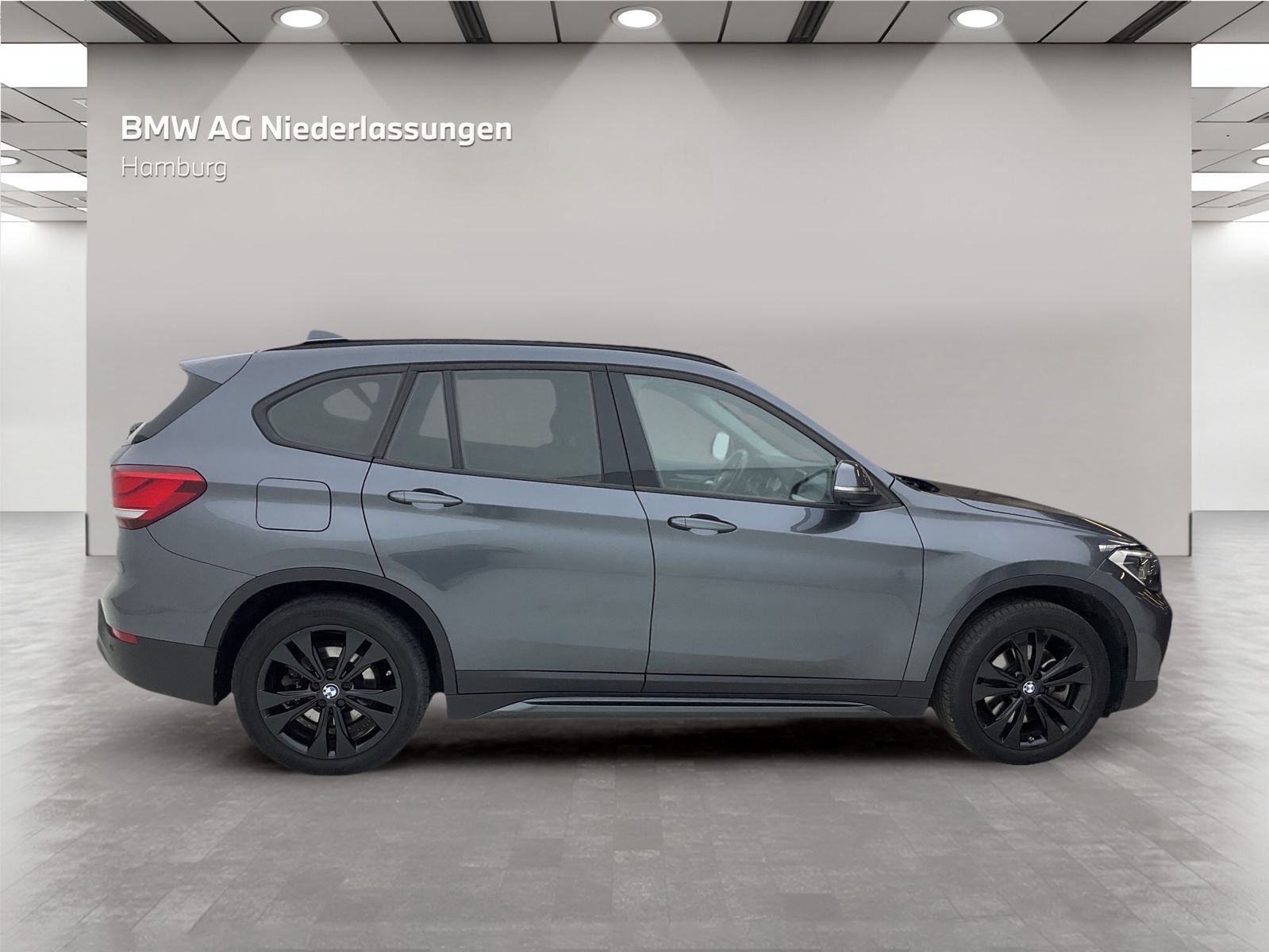 BMW X1 xDrive25e Sport Line - Samsaru's Car Outlet