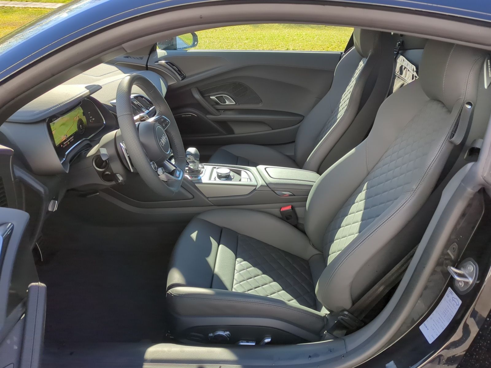 Audi R8 Coupé V10 performance RWD - Samsaru's Car Outlet