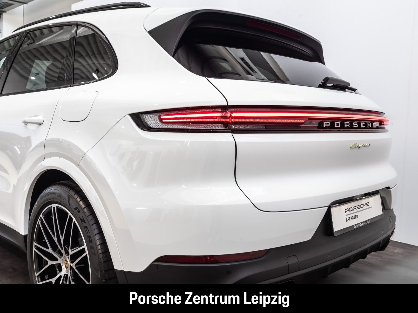 Porsche Cayenne E-Hybrid el.AHK InnoDrive Luft BOSE 360G