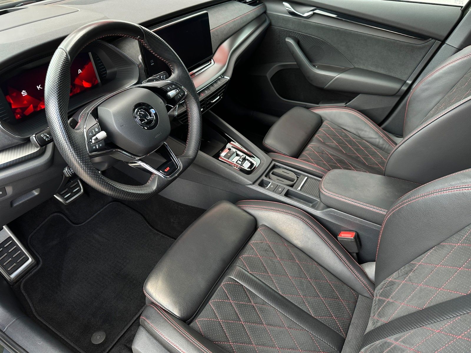 Skoda Octavia RS 2.0TSi DSG - Samsaru's Car Outlet